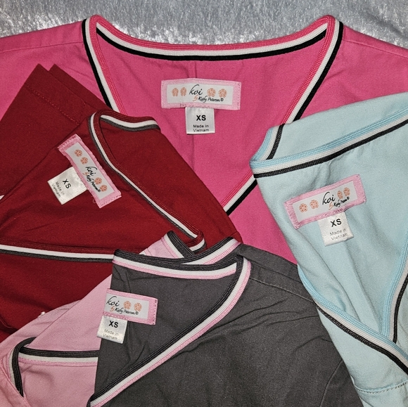 Koi Scrub Tops Size Xsmall - Picture 3 of 5